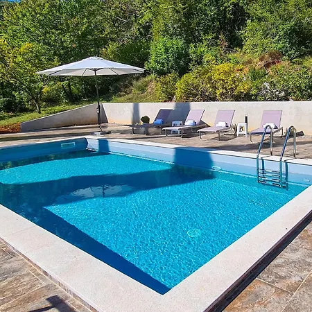 Stunning In Nyaraló *