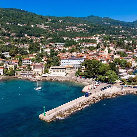 Stunning In Nyaraló *